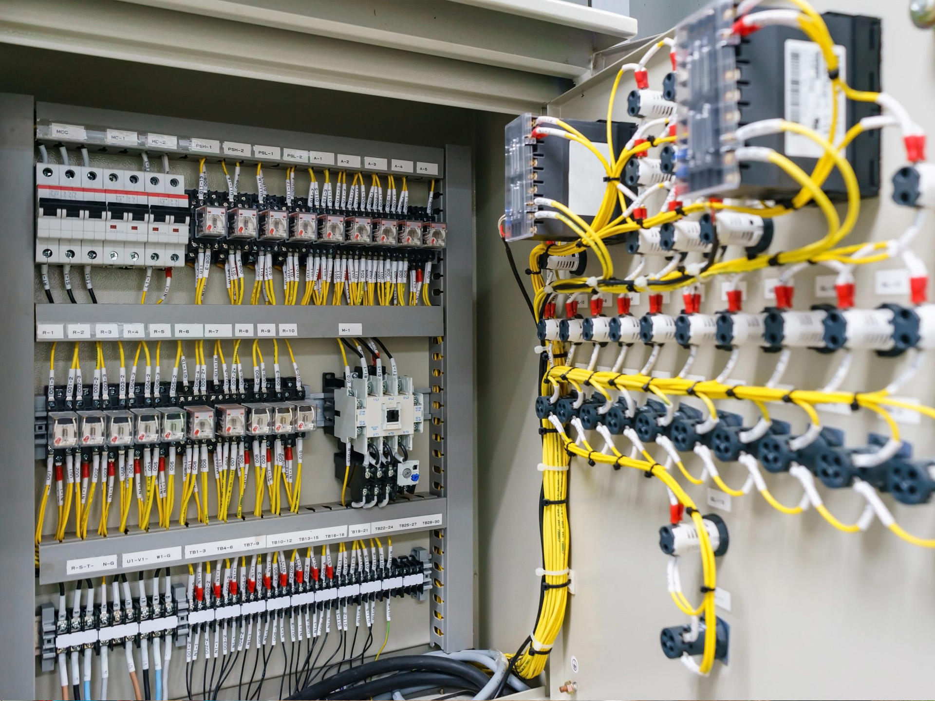 Profesyonel elektrik panosu kurulumu